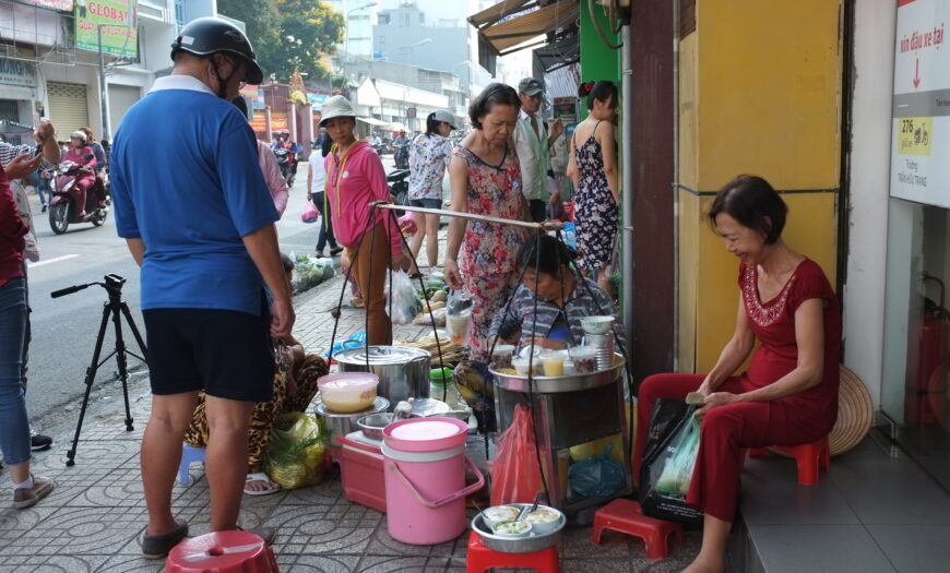 Gánh Tàu Hũ 30 Năm Của Người Mẹ Xứ Quảng Giữa Sài Gòn: Không Ngon, Con Sẽ Khổ