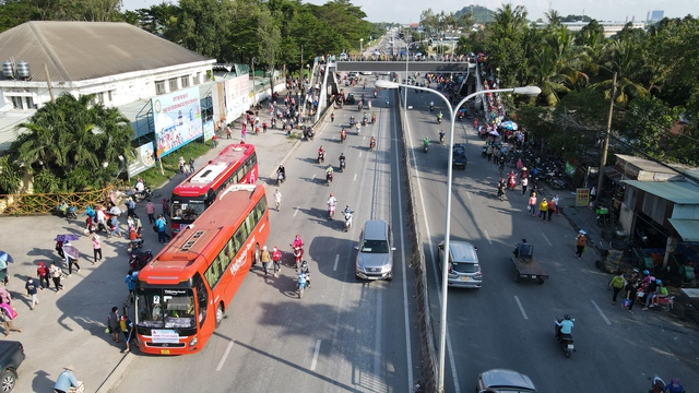 Khung Cảnh Nhộn Nhịp Sau Giờ Tan Ca  Của Công Ty Pouchen Việt Nam Tại Tp Biên Hòa