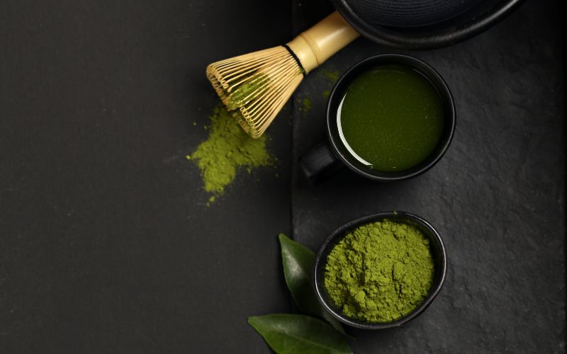 Không Dùng Chổi Chasen Để Khuấy Matcha